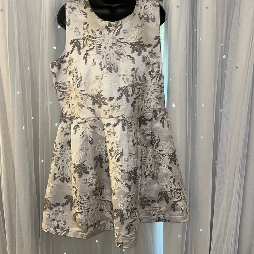 Cream floral embroidered tapestry style Allen B. summer dress Size XL #10180